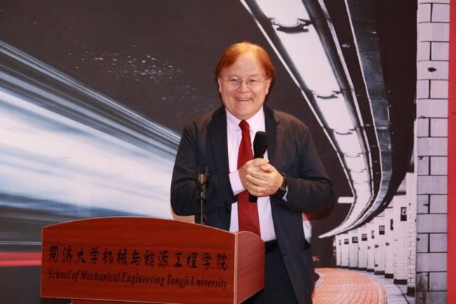 德方专业协调教授代表 Dr. Michael Abramovici 教授致辞 德方专业协调教授代表 Dr. Michael Abramovici 教授致辞